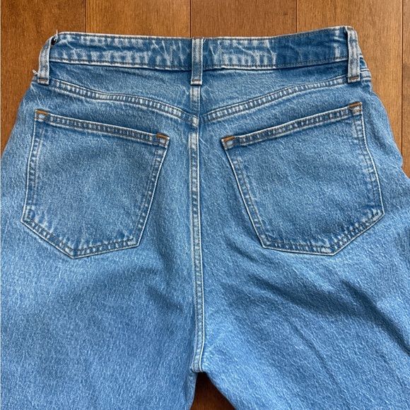 A&F Curve Love High Rise 90s Relaxed Jean READ DESCRIPTION - Picture 4 of 5